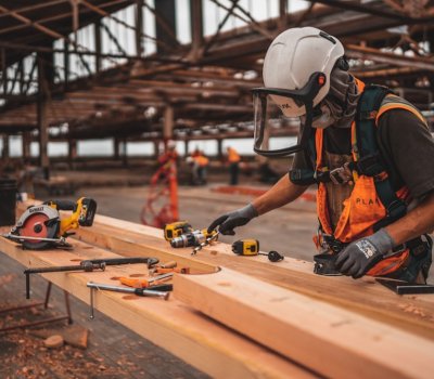 Bí quyết chống ăn mòn kim loại ngoài trời bền bỉ trên 10 năm