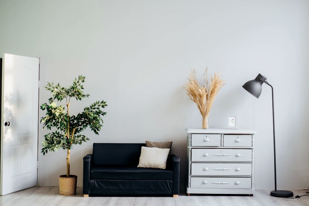 Tiếng ồn va chạm từ tầng trên chung cư gây khó chịu cho gia chủ